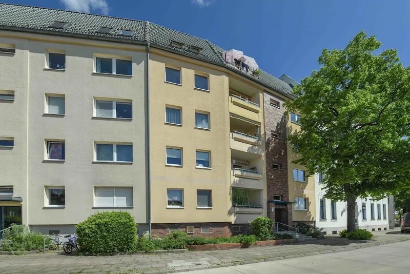 1 Zimmerwohnung im Dachgeschoss mit Blick aufs Wasser — photo 1